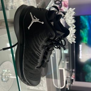 Nike Youth Jordan Super Fly 5 Black 844689-005 Non-marking Sole Size 5.5 y